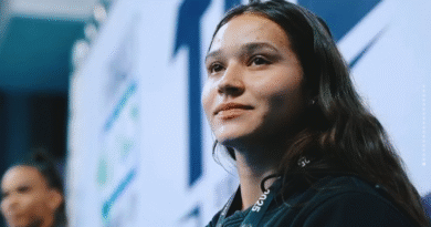 Lívia Santana em times no French Throwdown